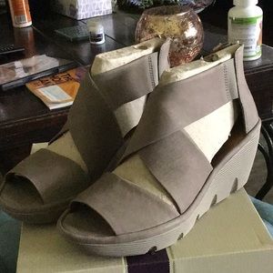 Clark’s Clarence Glamor Leather Sandal 12M New.